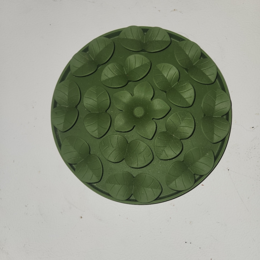 Small green lick mat